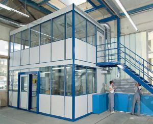 Fanair AG bietet auch alles im Bereich Werkstattbüros, Mehrzweckhäuser (Container), oder Pförtnerhäuser für Innen- und Aussenaufstellungen an.